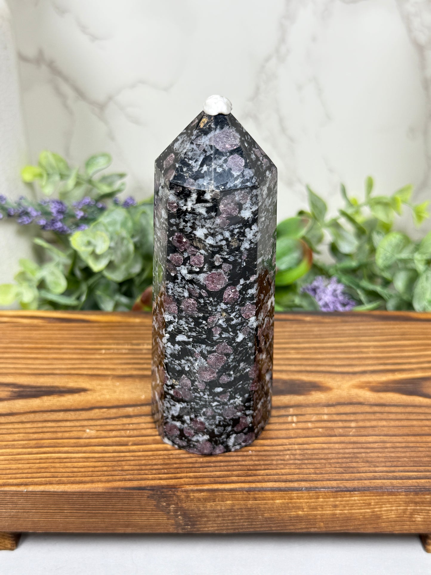 Garnet + Mica in Biotite Towers from India
