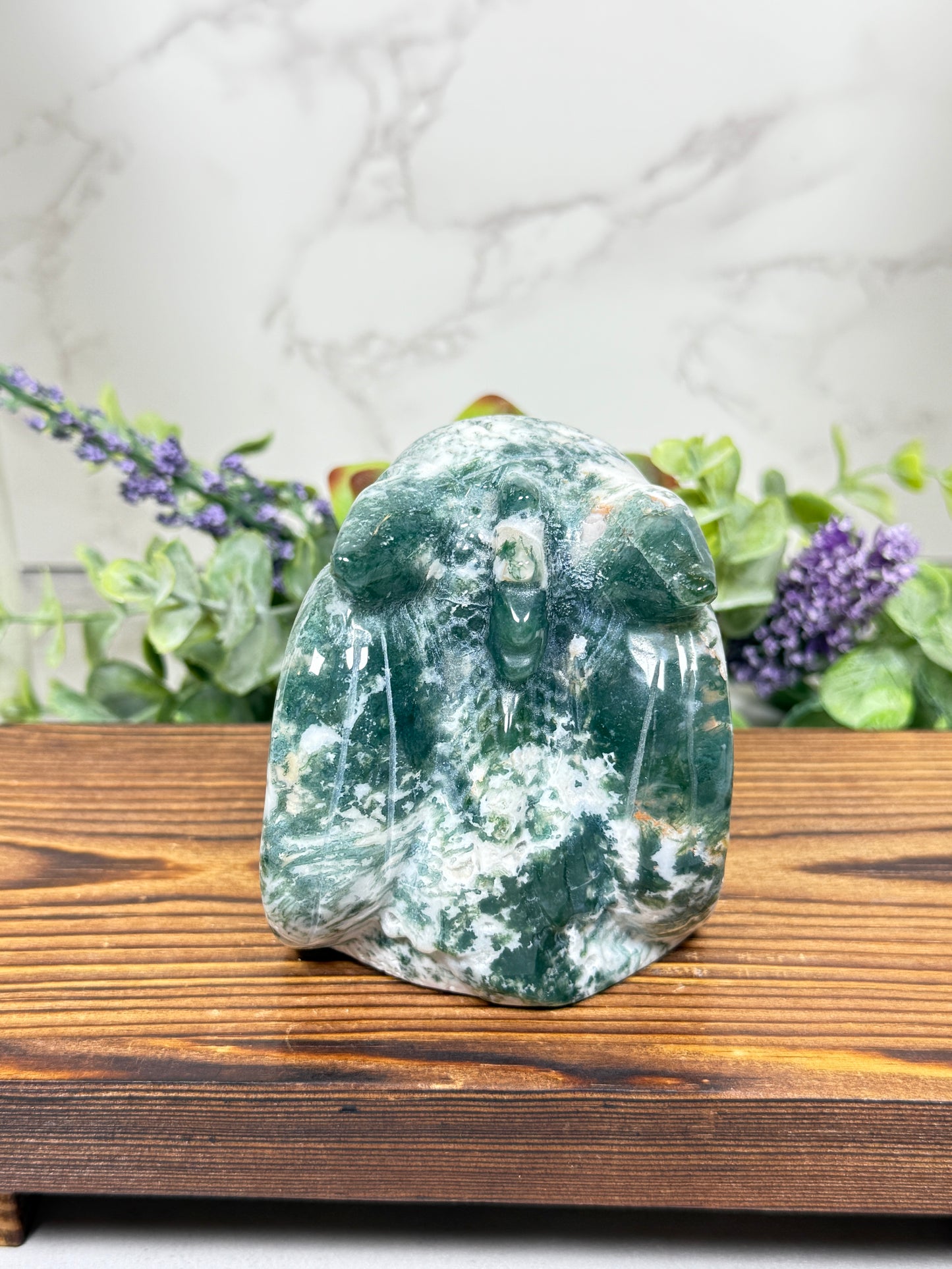 Moss Agate Toothless Carving