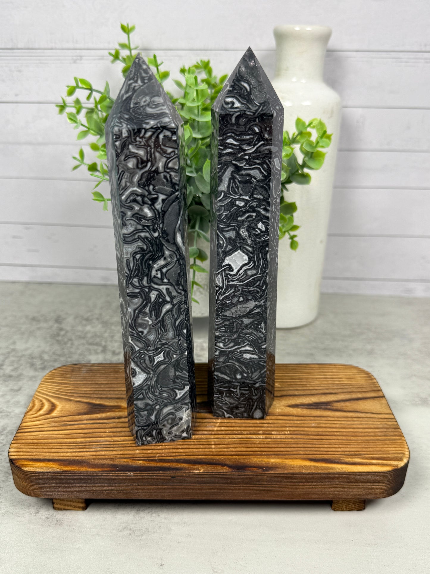 Black Lace Agate Towers