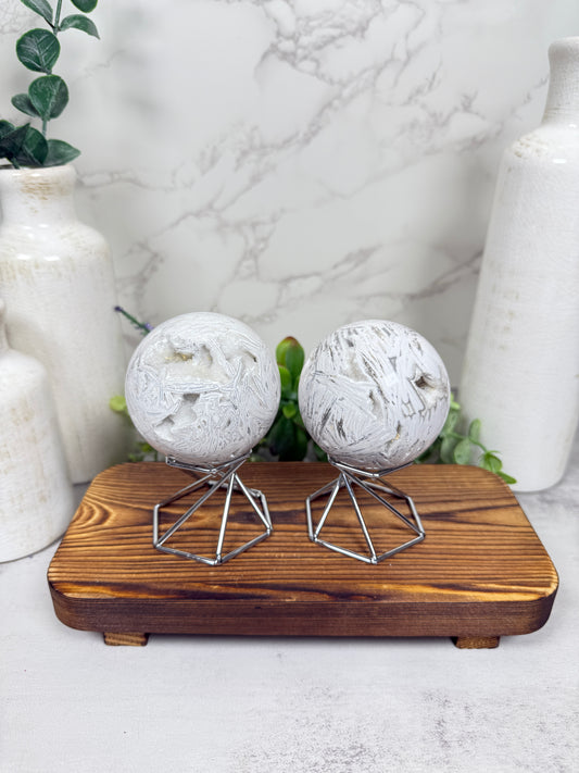 White Lace Spheres